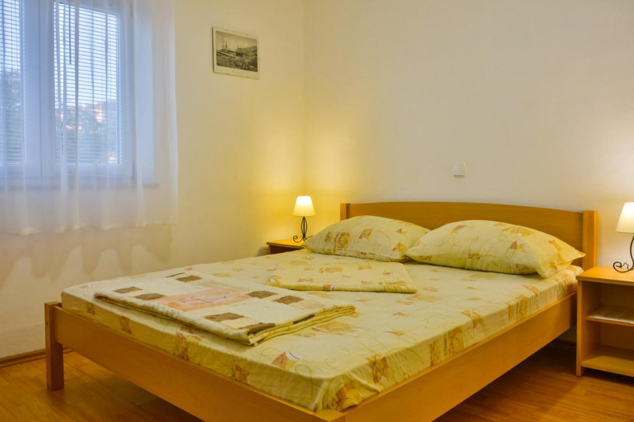 Apartments With A Parking Space Senj - 11520 外观 照片